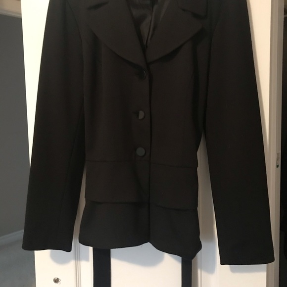 Timeless/ Classic Black Jacket - Picture 2 of 4